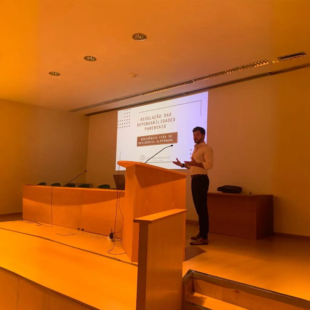 Cristiano Pinheiro aborda Regulação das Responsabilidades Parentais em Conferência da AEDUM